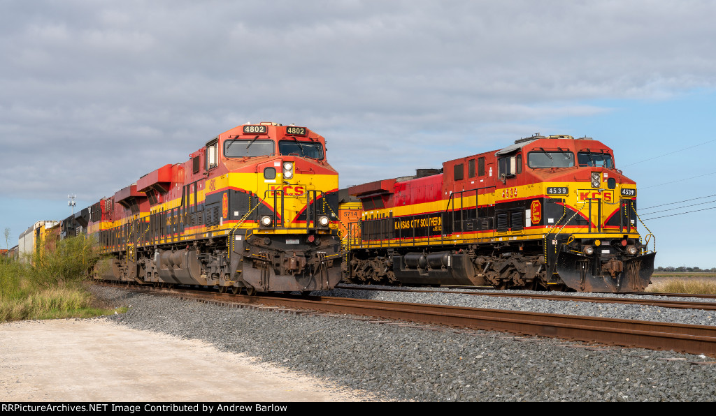 KCS NB Departs E. Spear